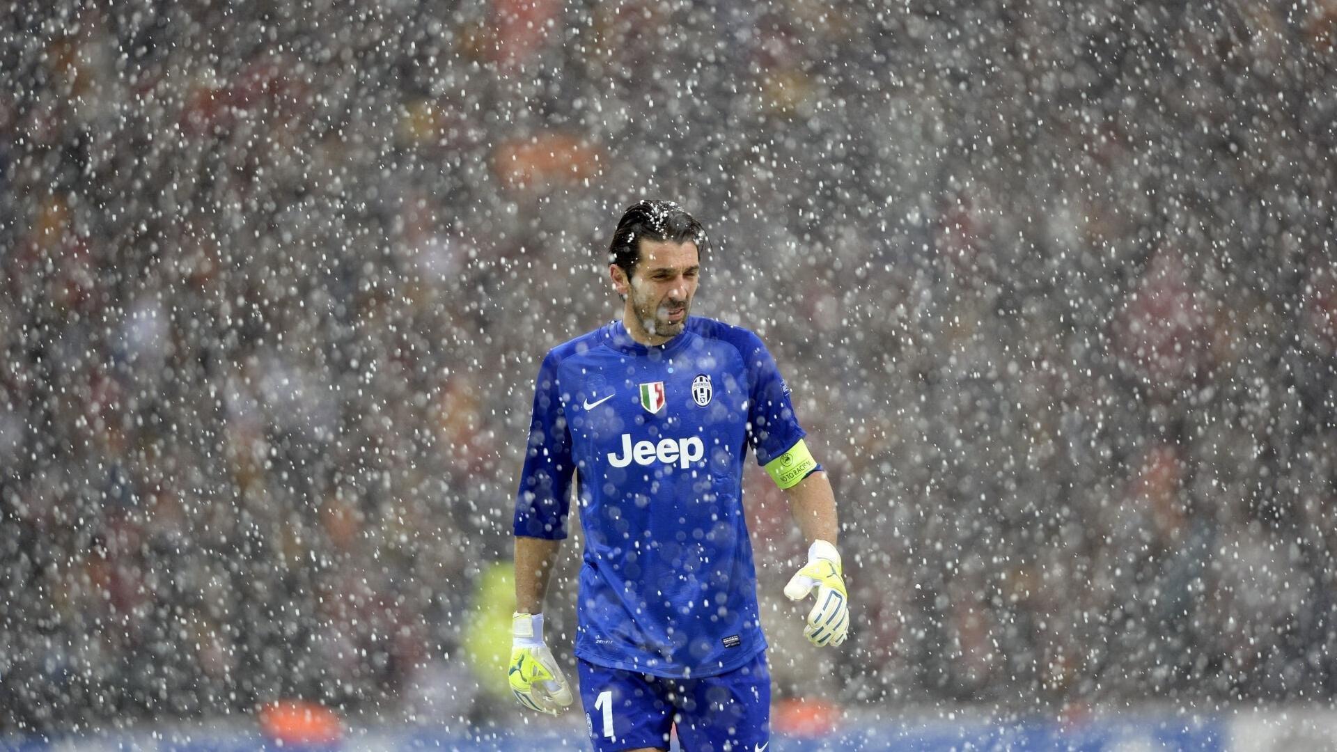 维尼修斯公开表达对队友不满，抱怨贡萨洛-加西亚选择单干，却遭主场球迷嘘声回应