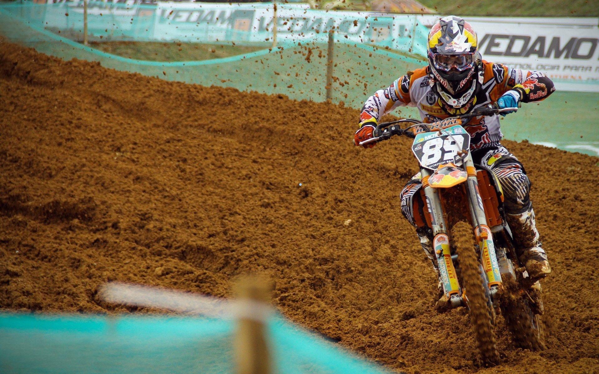 中国足彩竞彩网：威少手感冰凉全场12投仅3中，贡献11分5篮板正负值低至-18，球队失利难掩其低迷表现